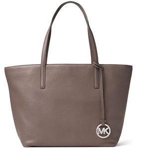 Michael Kors Izzy tote